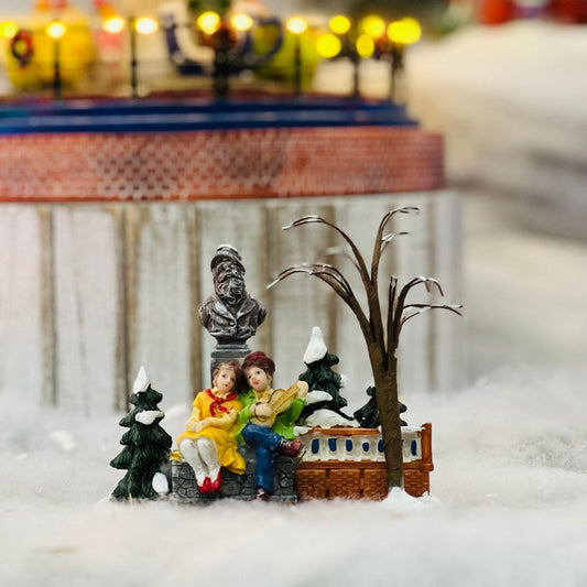 Cenário Natal Casal na Praça 12x11,5x5,5cm