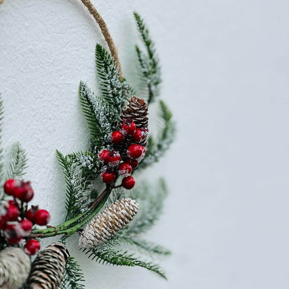 Arco Nevado de Galhos, Pinhas e Berries - 40cm