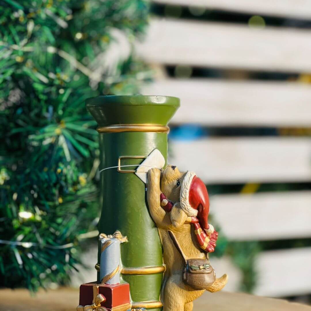 Cachorro Correio Resina - 16cm Vermelho Verde