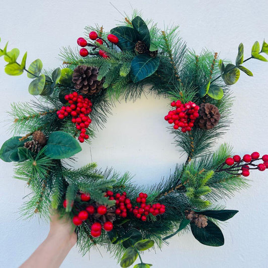 Guirlanda Folhagem, Berrie e Pinhas - 56cm