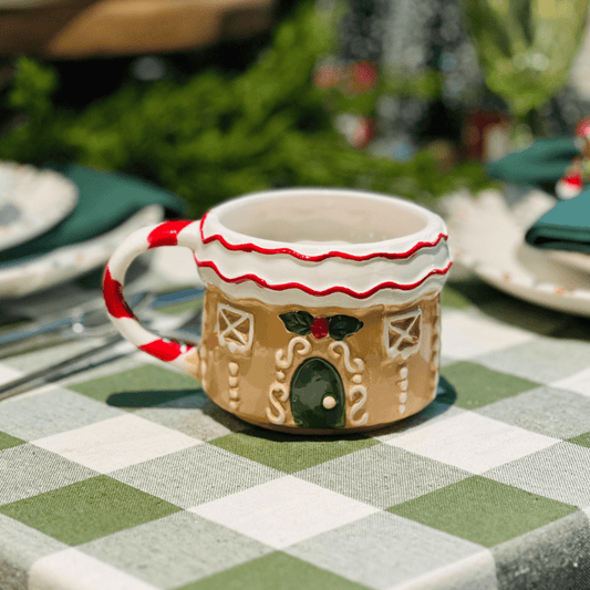 Caneca Natalina de Cerâmica Casa Gingerbread Branca 350ml 7cm
