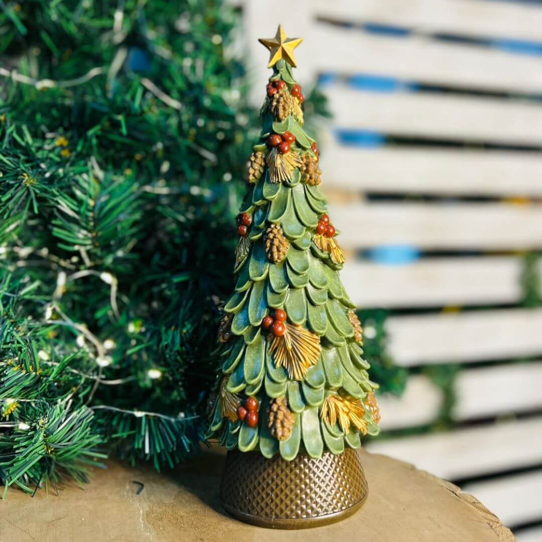 Mini Árvore de Natal com Azevinhos e Pinhas – 31cm