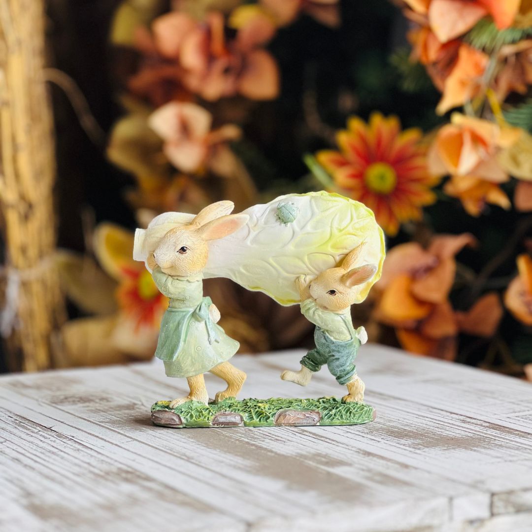 Coelho Decorativo com Repolho de Resina 15cm