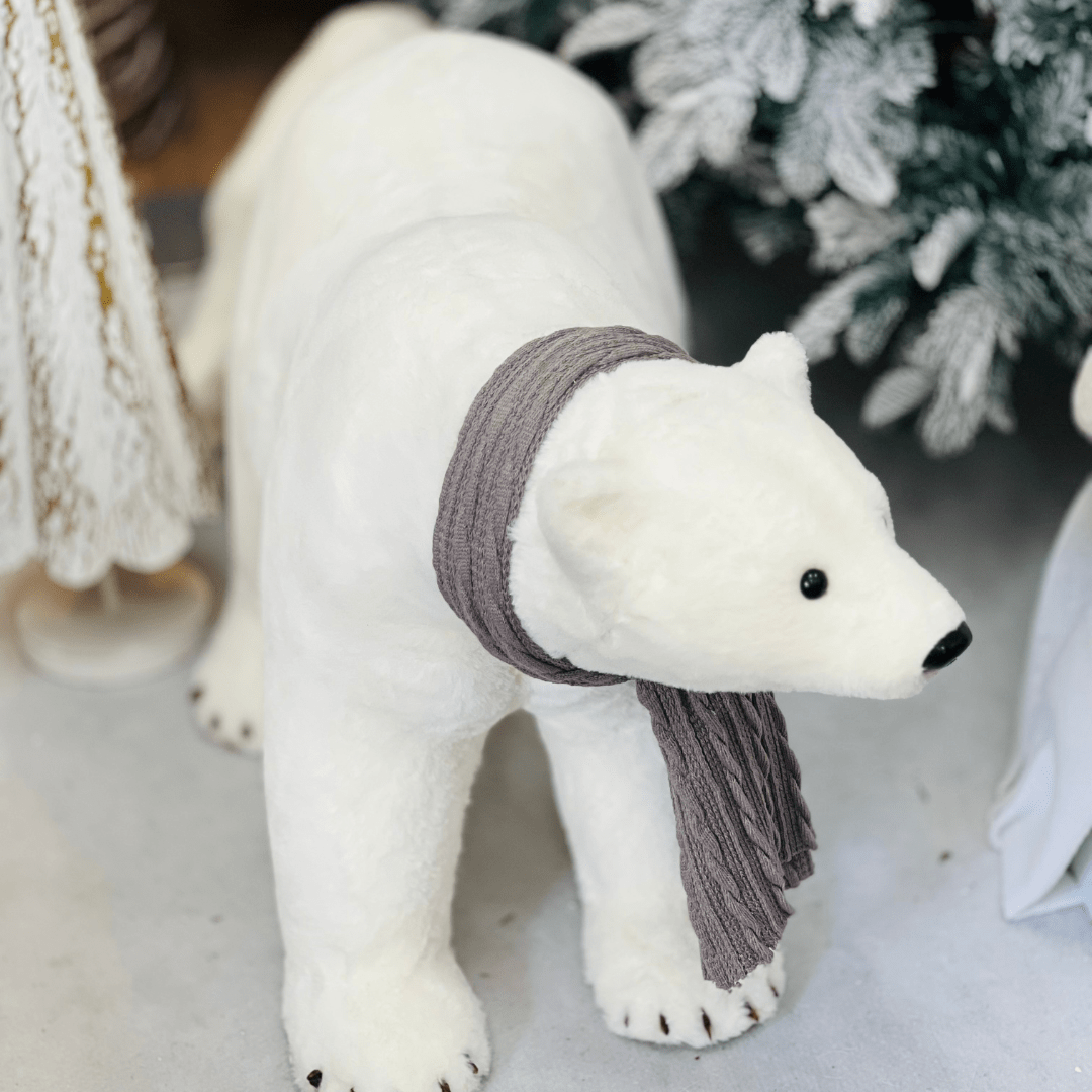 Urso Polar Natalino Com Cachecol Branco e Cinza 90x50cm