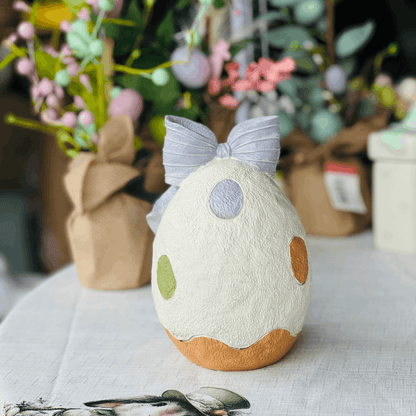 Ovo Com Laço Lilás de Resina 19cm
