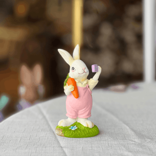 Coelha Tirando Selfie de Resina 12cm