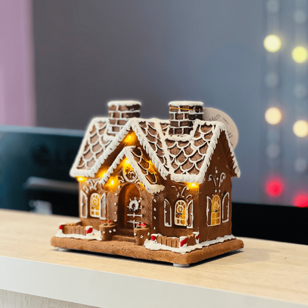 Casa Gingerbread Marrom Com Led de Resina 17x10x16cm