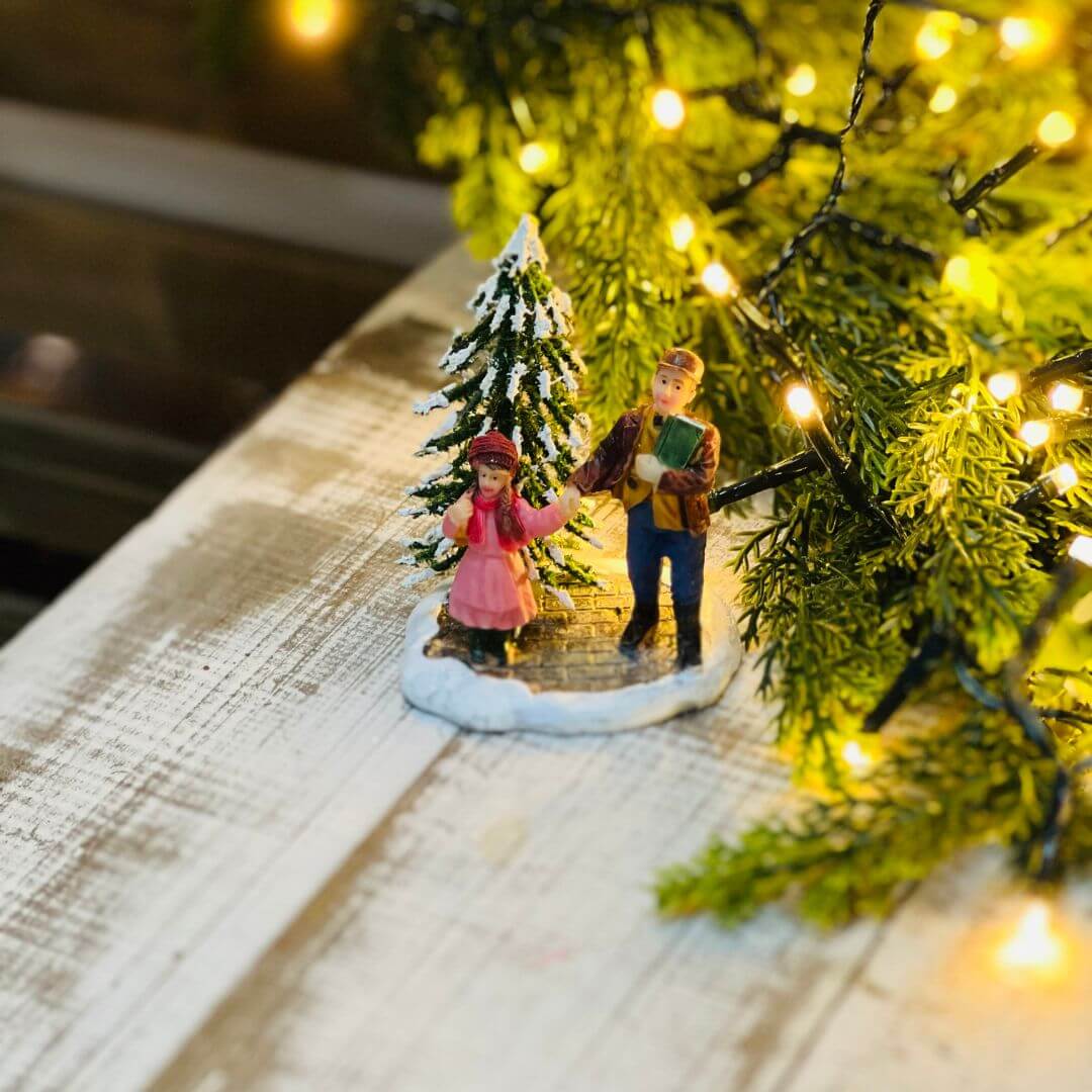 Figura Natalina Pai e Filha Colorida – 9cm