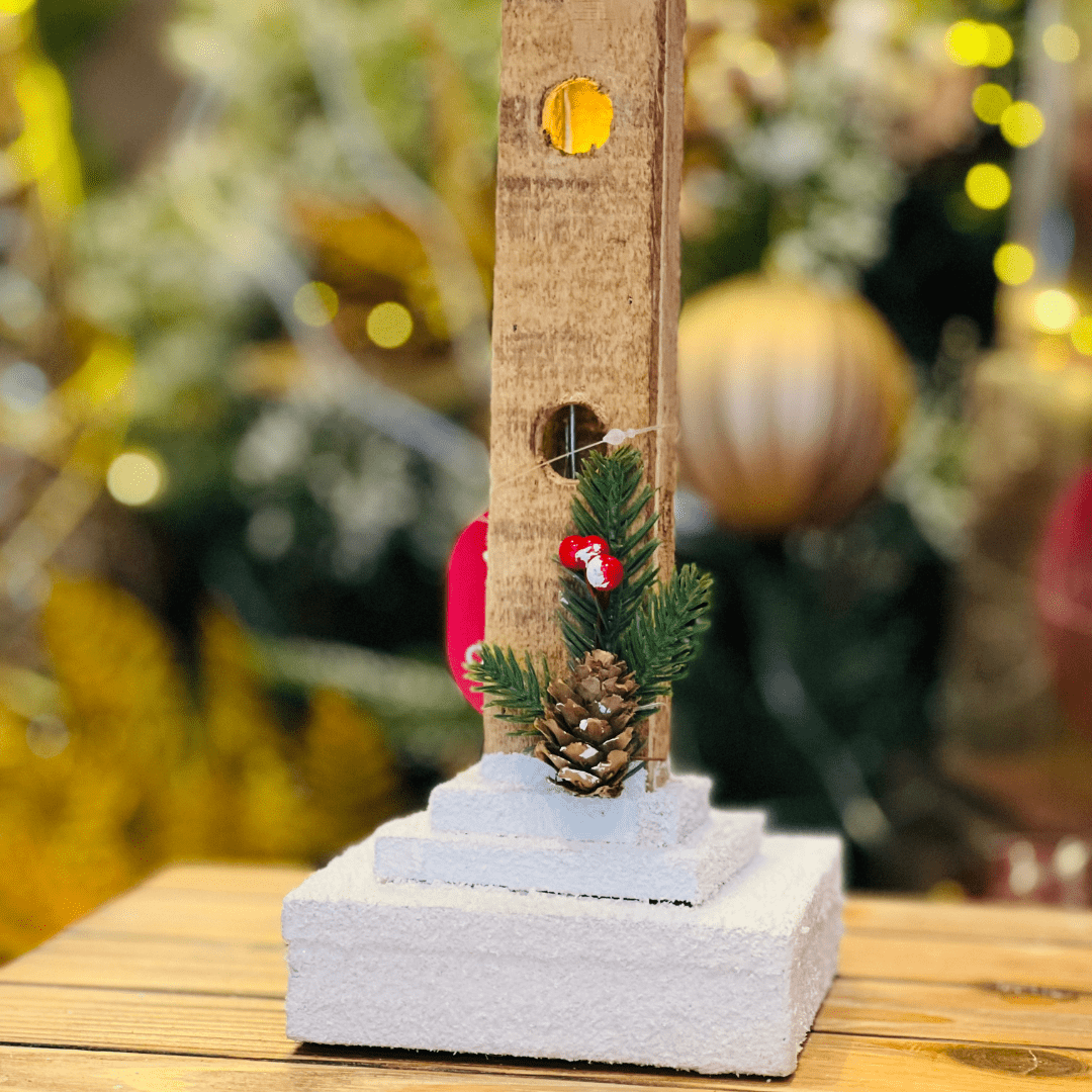 Poste de Madeira Natural Nevado Com Led 52cm - Pilha