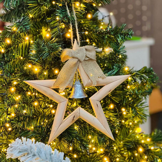 Estrela Decorativa com Laço e Sino | 29 cm