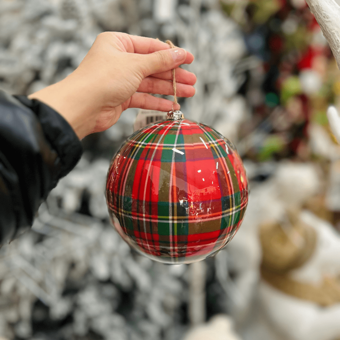 Bola Natalina Xadrez Vermelho e Verde 15cm 1un