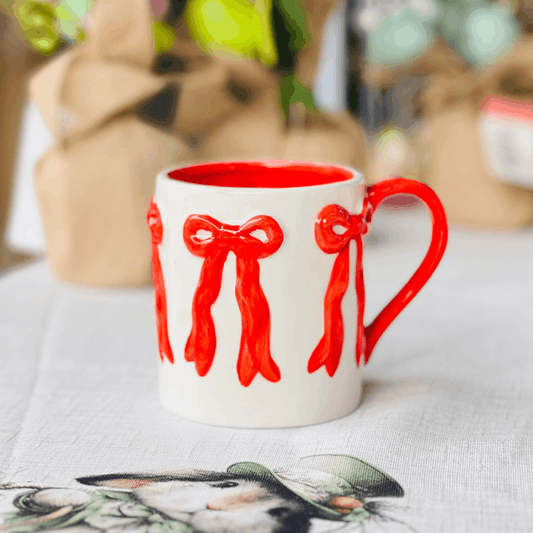 Caneca Laços Vermelhos de Cerâmica 9,5cm