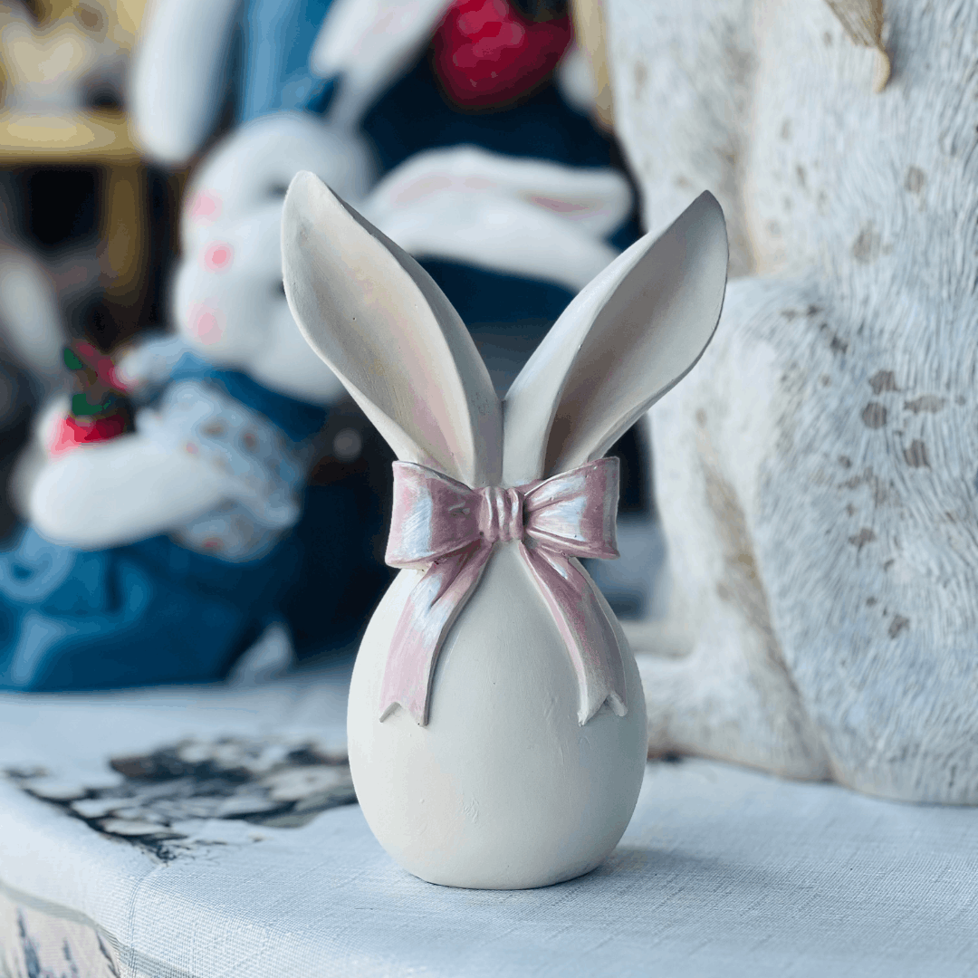 Ovo Com Orelhas de Resina 11,7x7,7x18cm