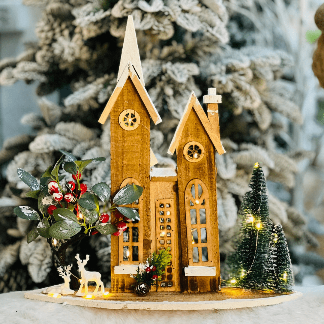 Casa Natalina Marrom Com Led de Madeira 43x25cm