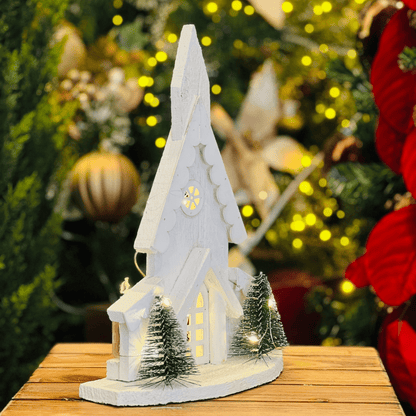 Casa Natalina Branca Com Led de Madeira 30x21x10cm