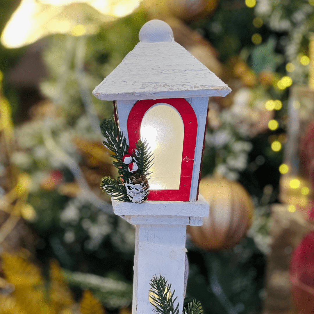 Poste de Madeira Com Led Vermelho e Branco 39cm - Pilha