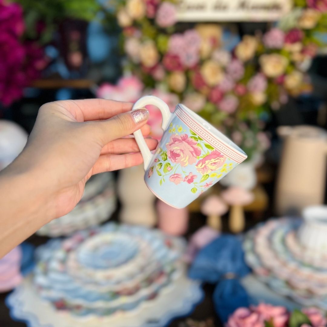 Xícara de Chá Com Pires Azul Com Rosas Vó Dulce 