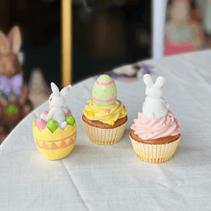 Cupcake Rosa Com Coelhinho de Resina 11,5x6,4x6,1cm