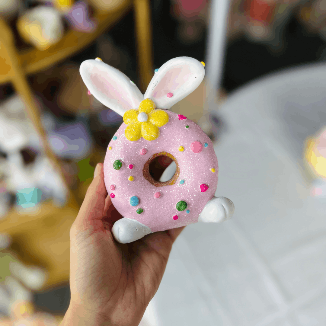 Donut Com Orelhas Rosa de Resina 9x4,5x13,8cm