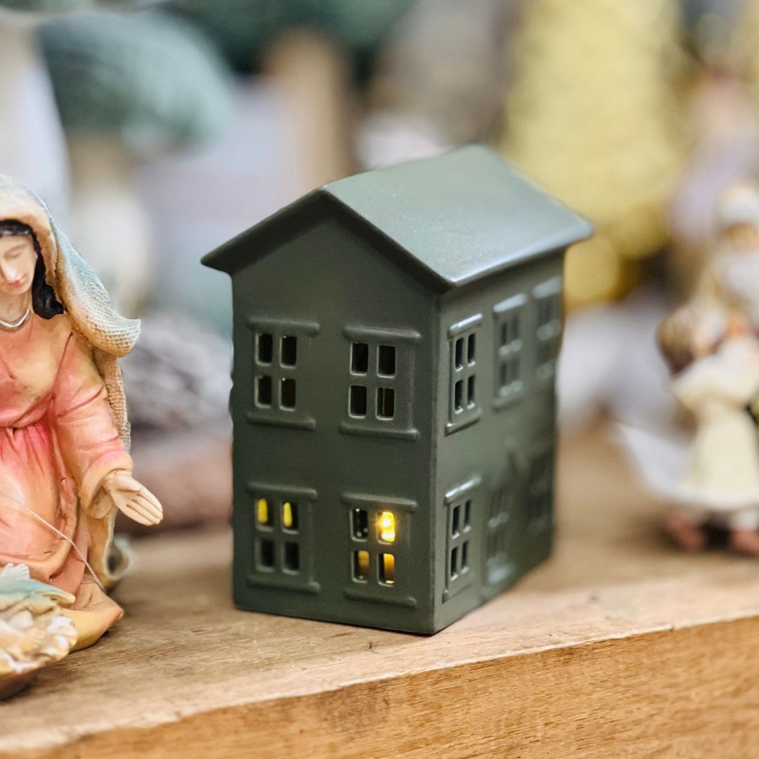 Casa de Cerâmica Verde Com Led - 12x9,5x6cm