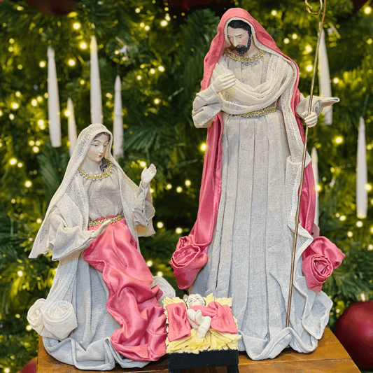 Sagrada Familia Rosa Plus de Resina e Linho 40cm 3pcs