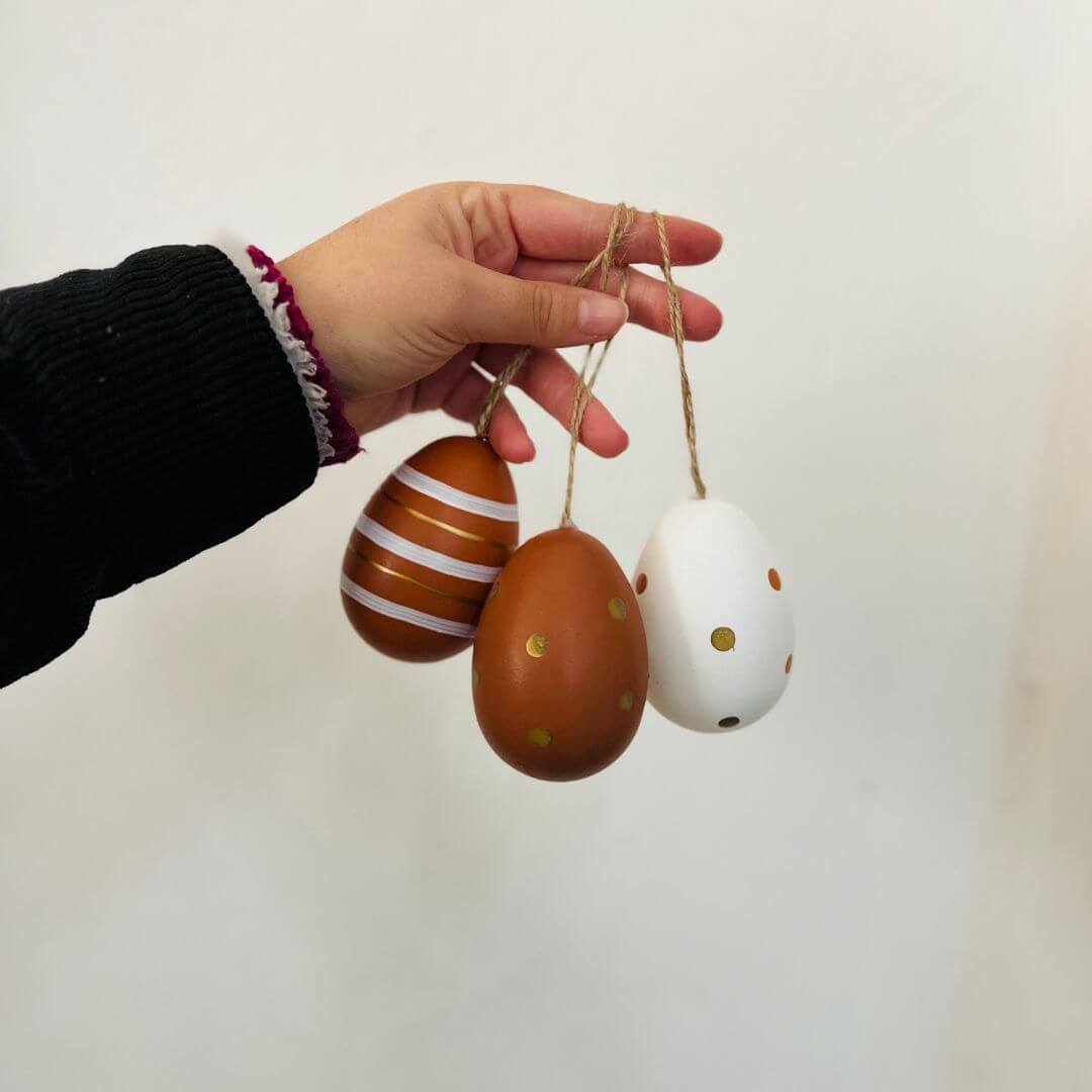 Mini Ovos Decorativos em Saquinho de Organza – 8cm – Jogo com 6 Unidades