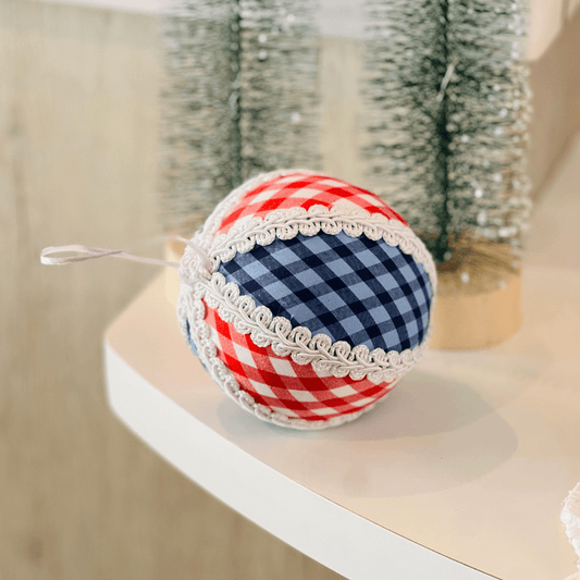 Bola Natalina Xadrez Azul e Vermelho 10cm - 1un