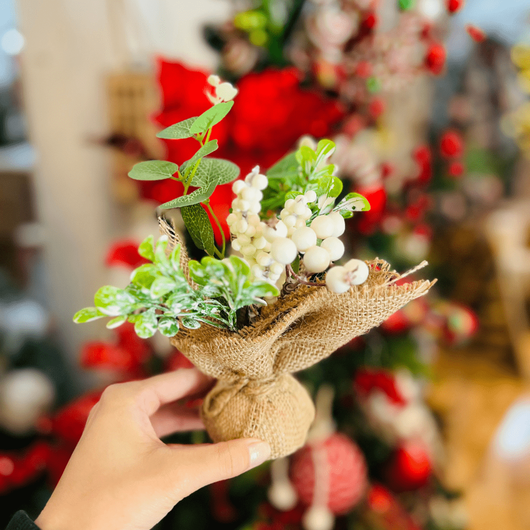 Mini Árvore Natalina Berries Brancas 25cm