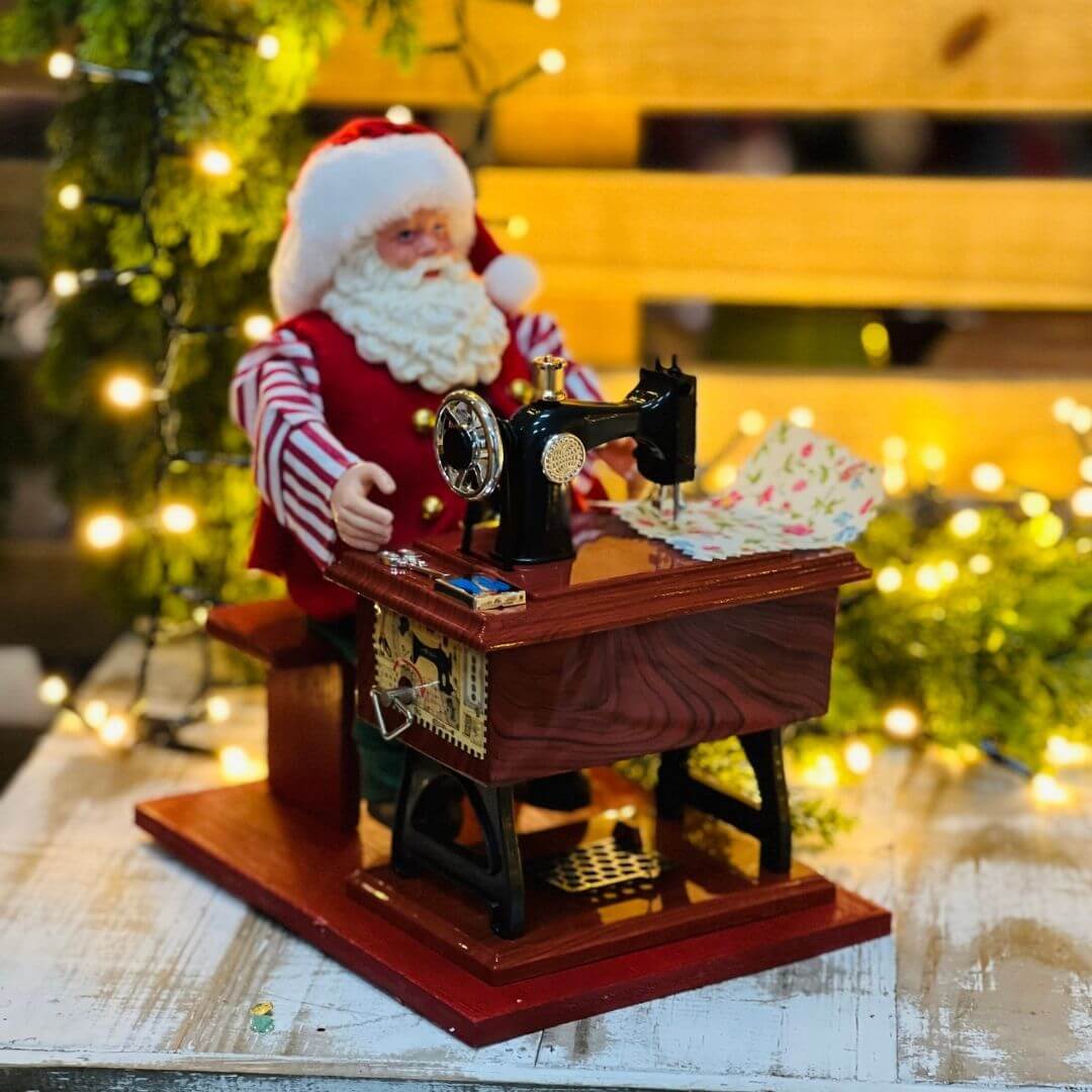 Papai Noel Costureiro Decorativo – 24cm