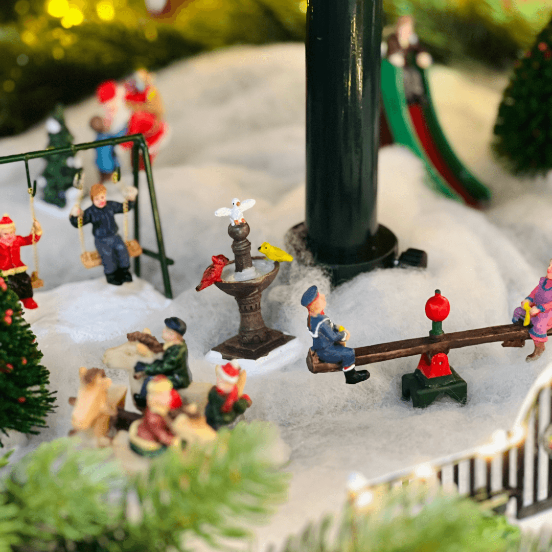 Crianças Brincando no Parque – Cenário Natalino | 10 Peças