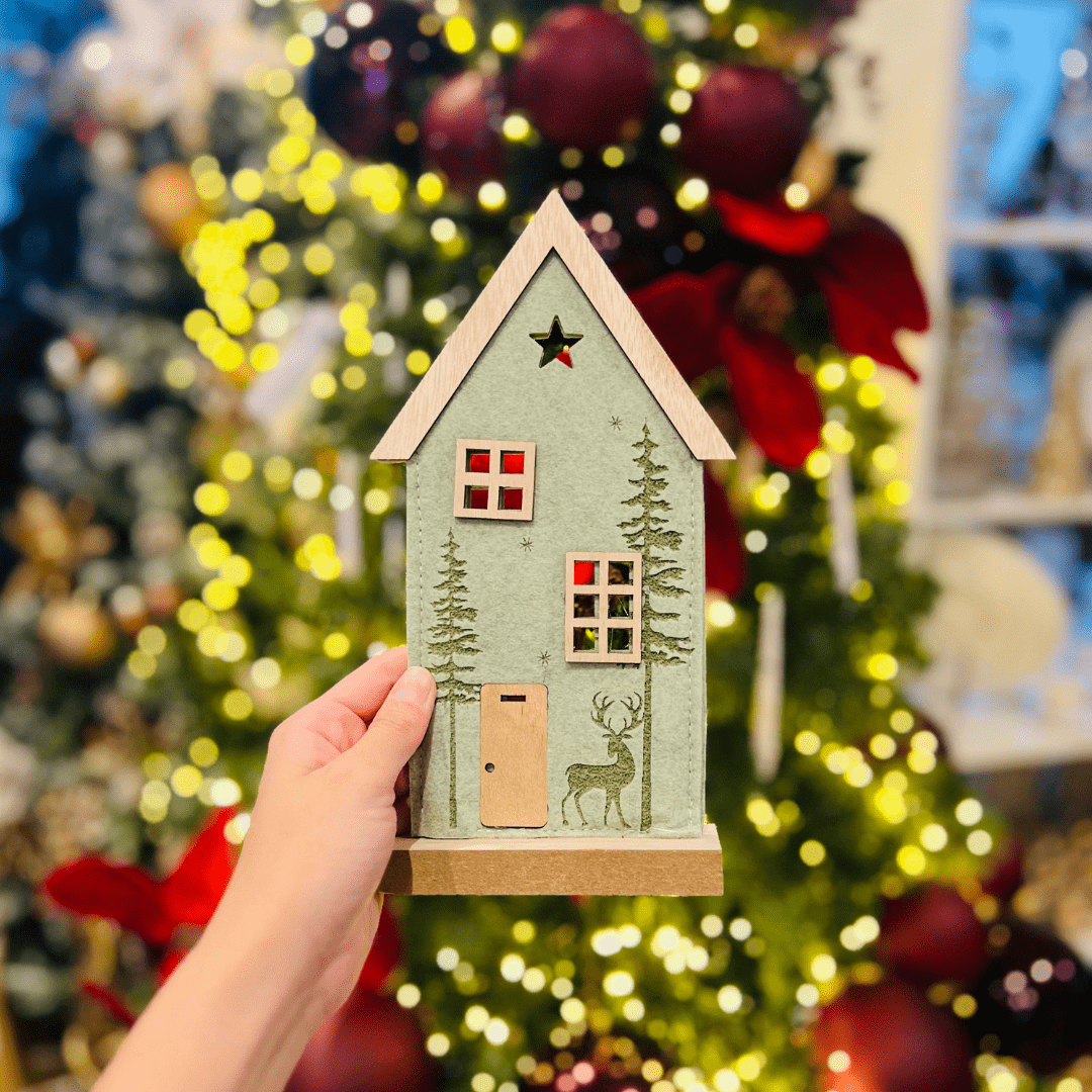 Casa Natalina Alce de Feltro e Mdf Verde 13,5x25,5cm - Handmade