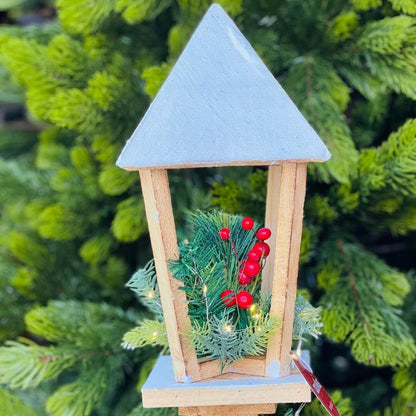 Poste Decorativo com Arranjo de Azevinho e LED – 1m
