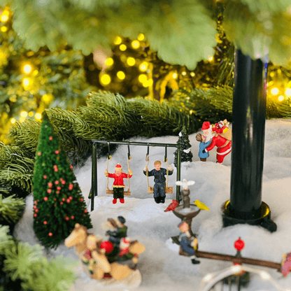 Crianças Brincando no Parque – Cenário Natalino | 10 Peças