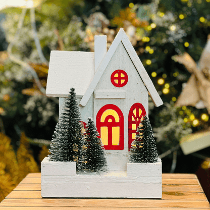 Casinha Com Led Vermelha e Branca de Madeira 27x19cm - Pilha