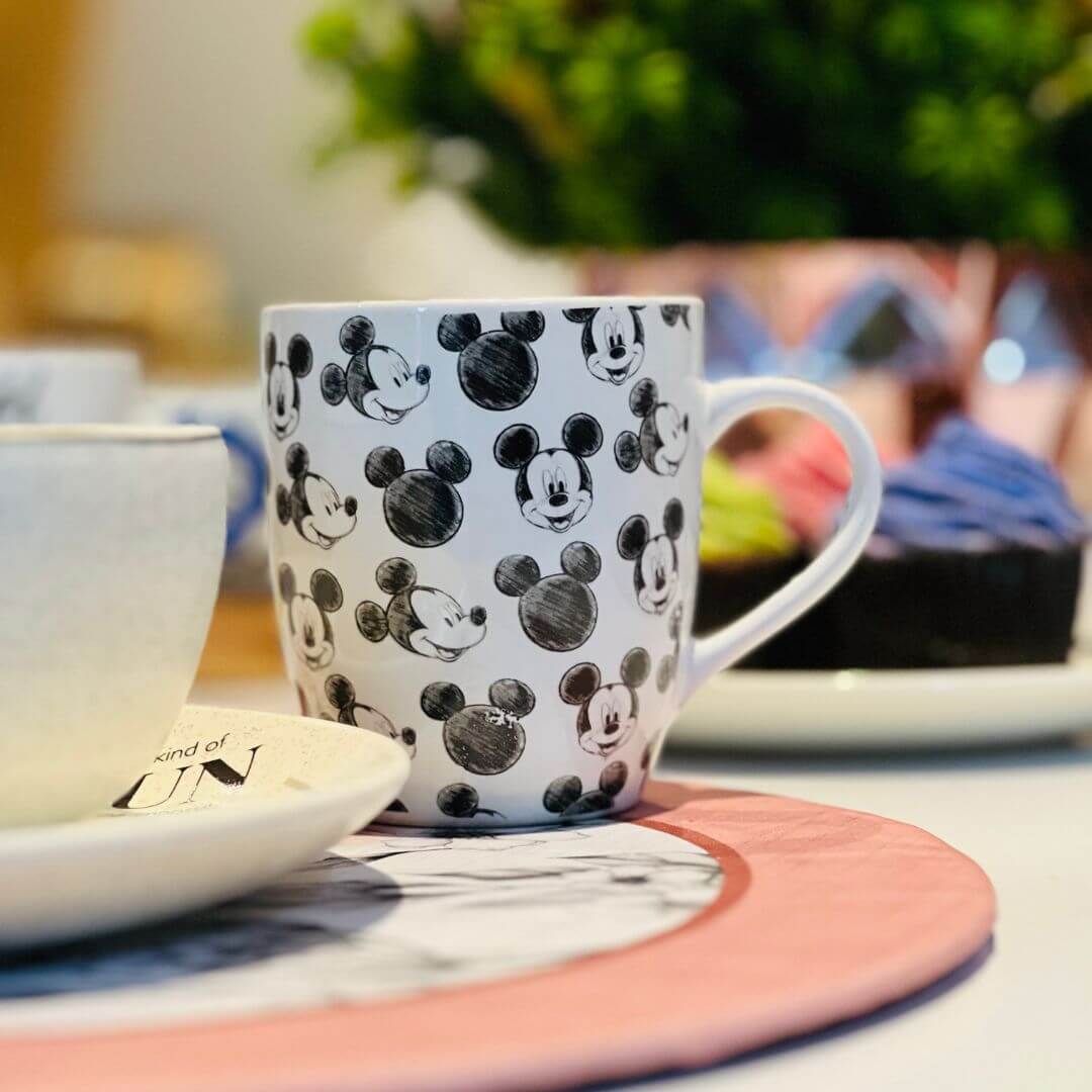 Caneca Cerâmica Mickey Carinha - 330ml