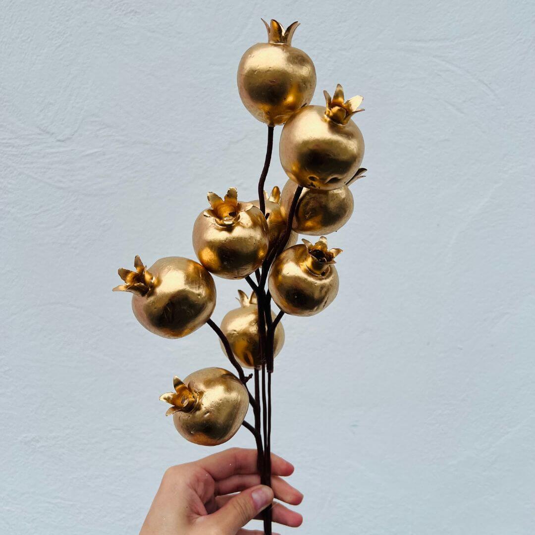 Haste Romã Natal Dourada – 54cm