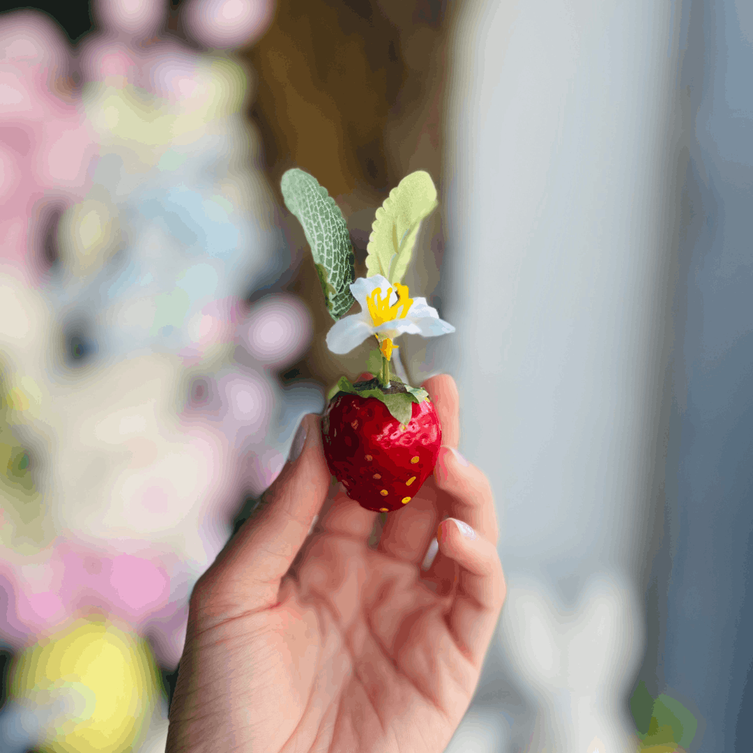 Jogo 8 Peças Decorativas de Morango com Flores - 6cm