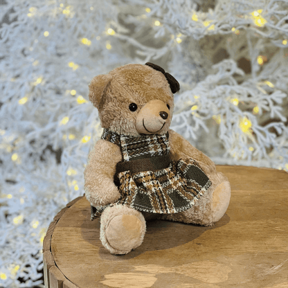 Urso de Pelúcia Menina Verde – 20 cm