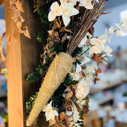 Cenoura Decorativa Bege - 65cm