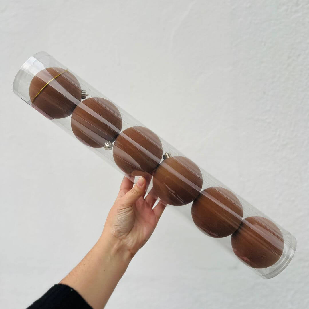 Bola com Camurça Marrom – 8cm | 6 Peças