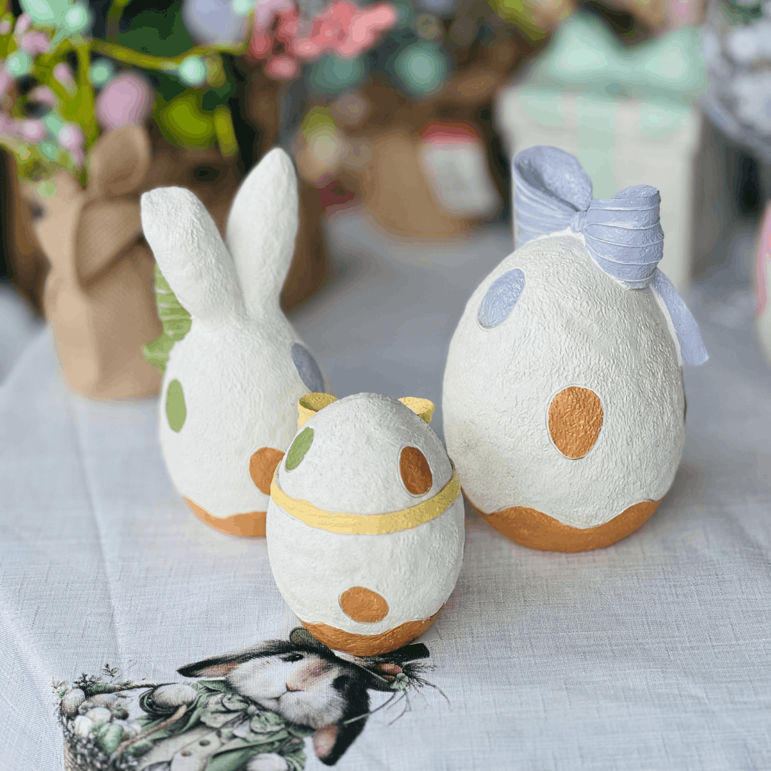 Ovo Com Laço Amarelo de Resina 13cm