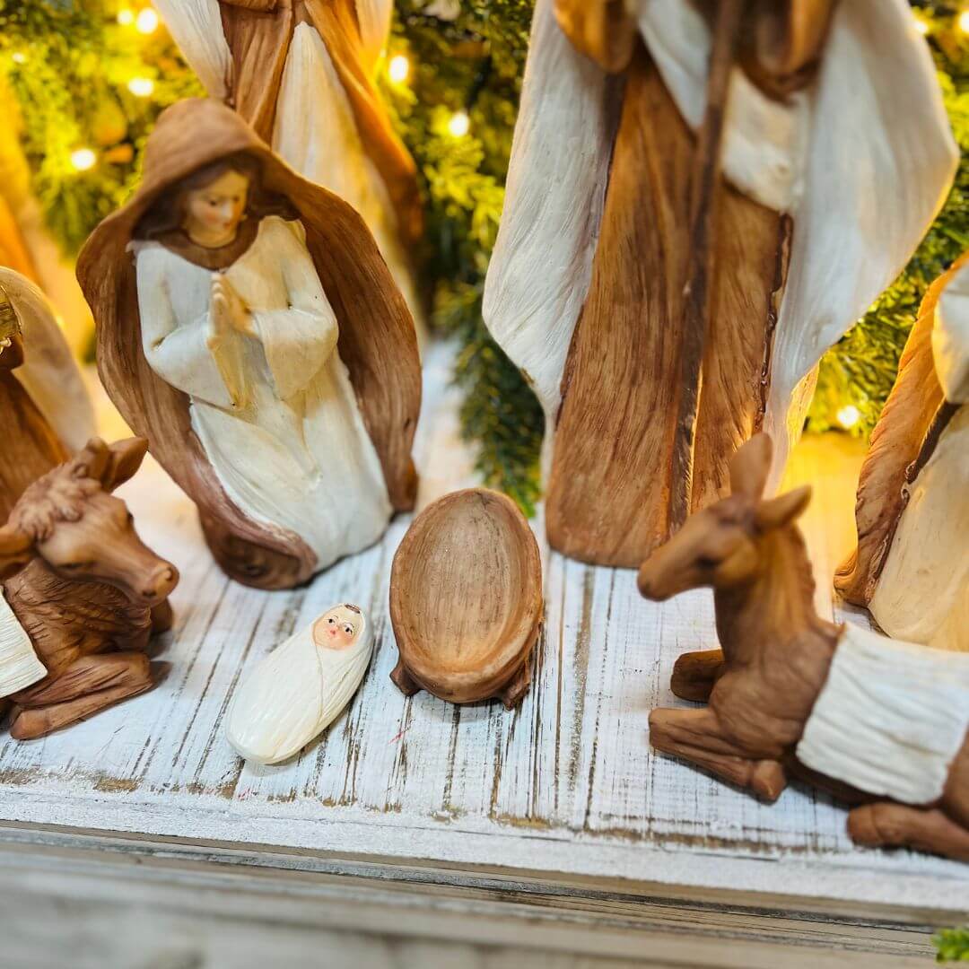 Presépio Vintage em Polirresina |10 Figuras - 23,4 cm