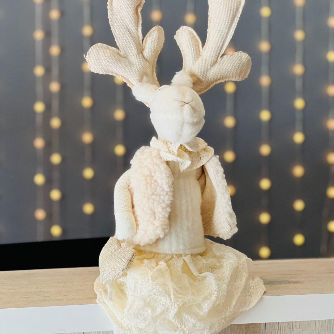 Decoração Rena Sentada - 63cm