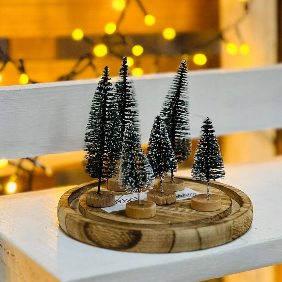 Kit Decorativo Árvores Verdes com Neve – 6 Unidades