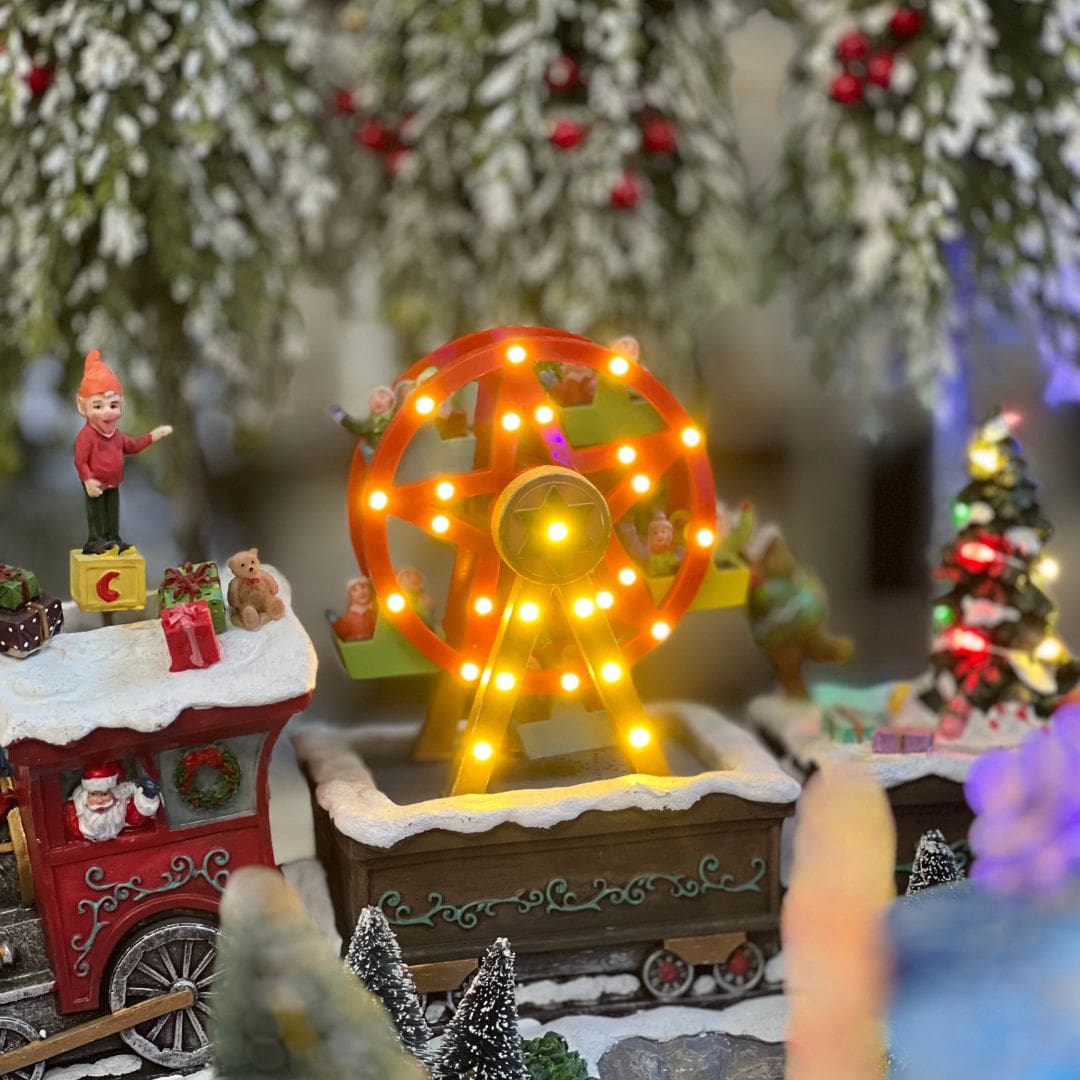 Parque no Trem Com Led, Som e Movimento Bivolt 21cm