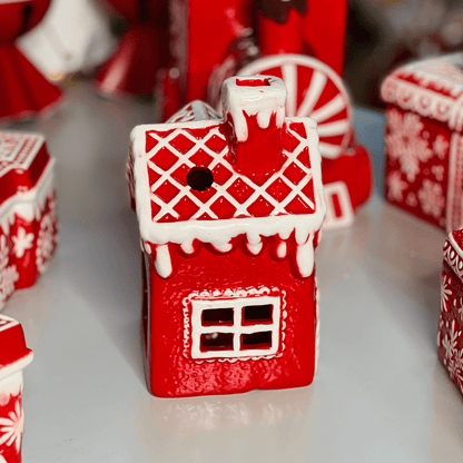 Casa Natalina Com Gingerbread Vermelho e Branco de Cerâmica 12x10x18cm