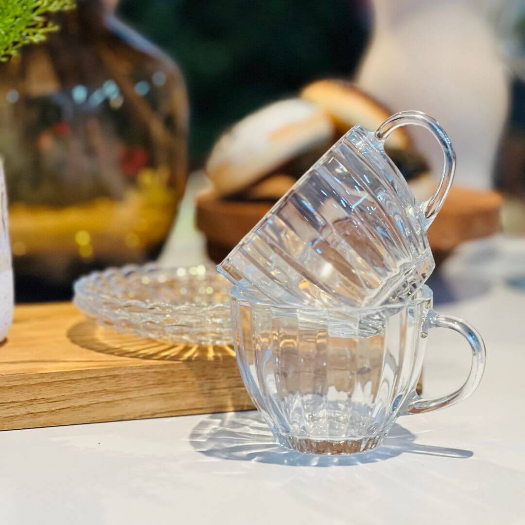 Conjunto de Seis Xícaras de Chá de Vidro Com Pires Petala - 200ml