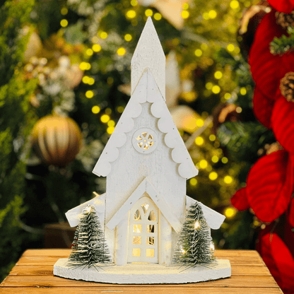 Casa Natalina Branca Com Led de Madeira 30x21x10cm