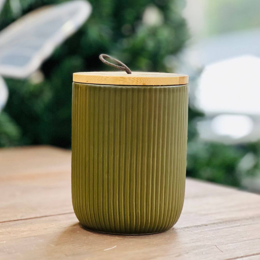Potiche de Cerâmica Decorativo Com Tampa Em Bambu e Pegador de Corda Lines Verde - 10x10x12,5cm