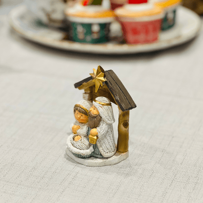Sagrada Familia Decorativa Branco e Azul de Resina 10,5cm